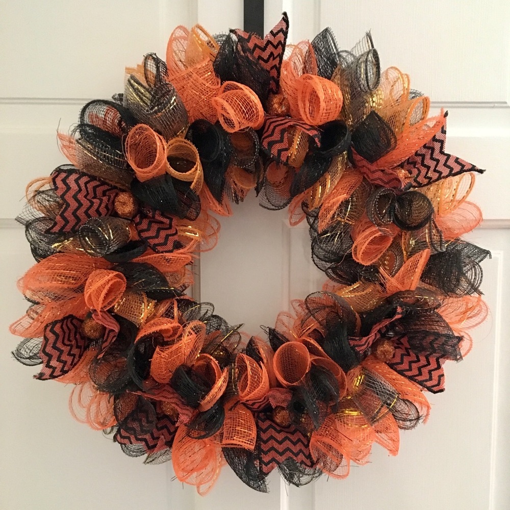 Chic Fall Halloween Wreath w/ Lights